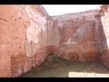 01466 ostia - regio ii - insula vi - casa dell'ercole bambino (ii,vi,3-4) - via della fontana - 3. raum von norden an der ostseite der casa - bli ri westen - 09-2022.jpg